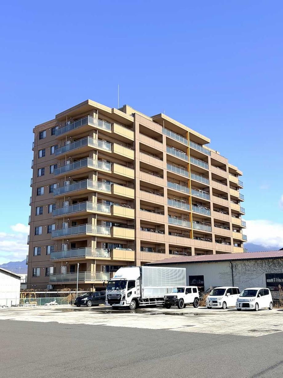4LDK apartment in Matsumoto, Nagano - Photo 1