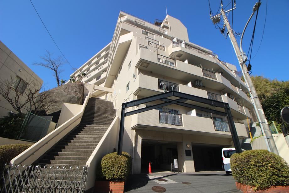 2LDK apartment in Yokosuka, Kanagawa - Photo 1