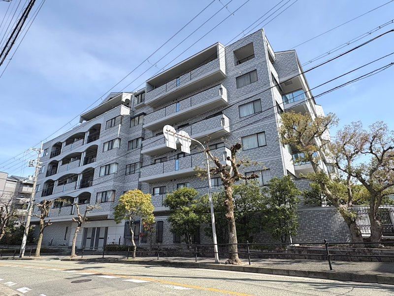 2LDK apartment in Mino, Osaka - Photo 1