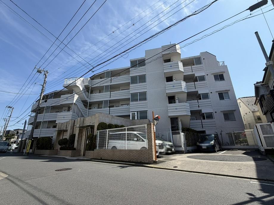 3LDK apartment in Edogawa Ward, Tokyo - Photo 1