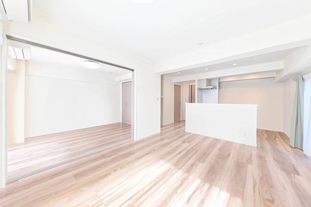 2LDK apartment in Shinagawa Ward, Tokyo - Photo 1