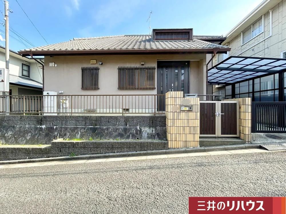 4LDK+S house in Takatsuki, Osaka - Photo 1