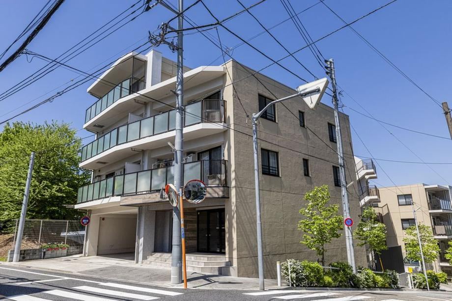 2LDK+S apartment in Itabashi Ward, Tokyo - Photo 1