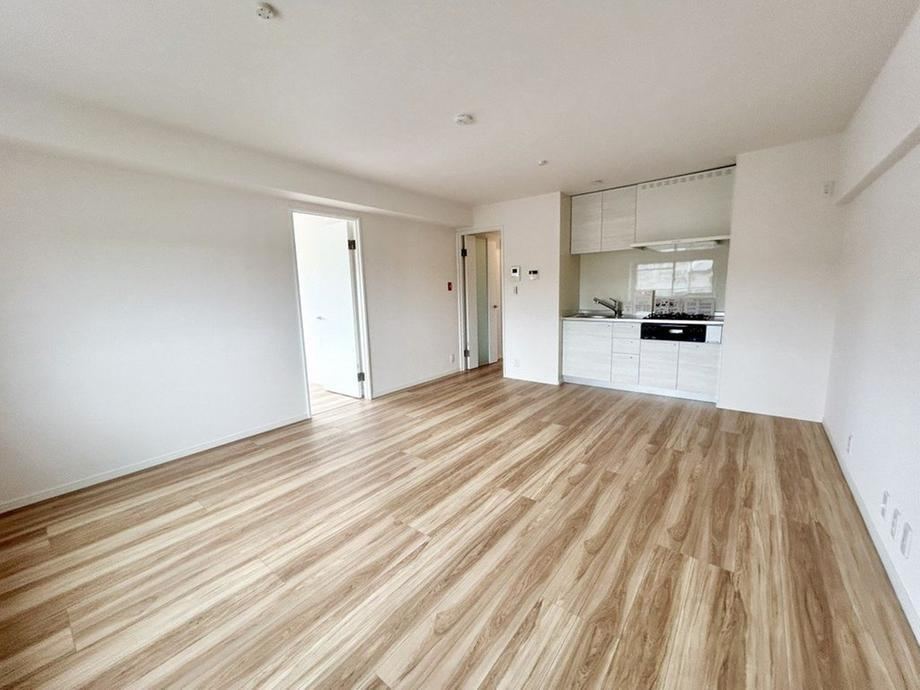 2LDK apartment in Konan Ward, Yokohama, Kanagawa - Photo 1