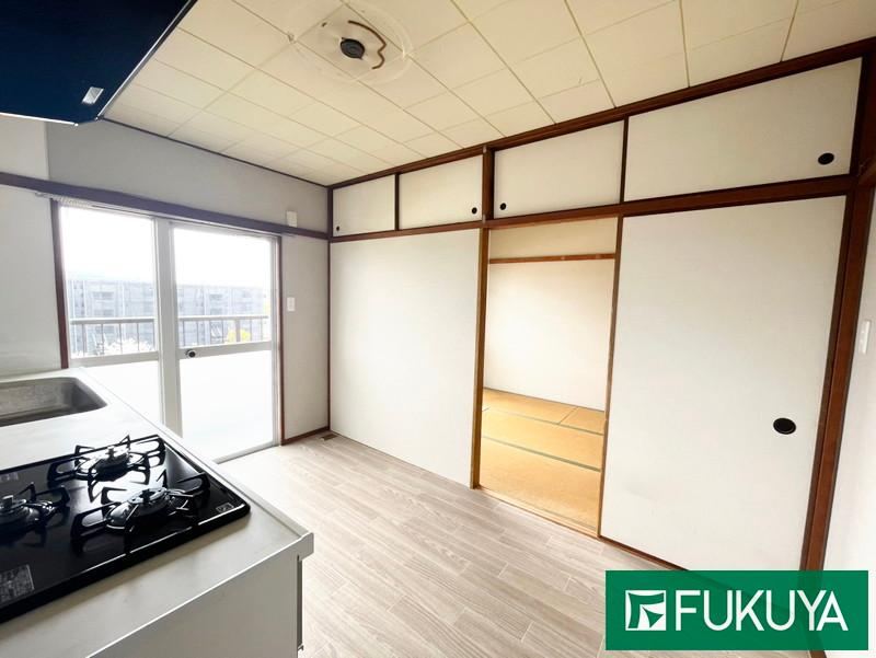 3DK apartment in Takatsuki, Osaka - Photo 1