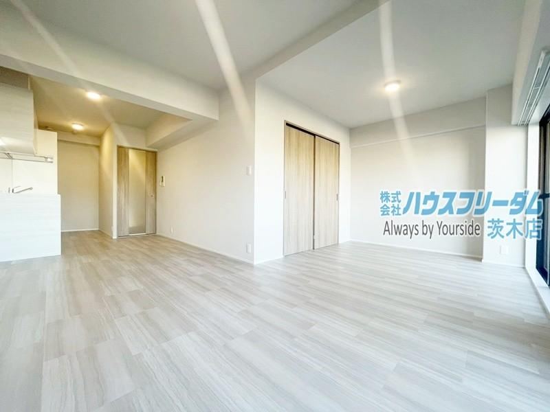 2LDK apartment in Suita, Osaka - Photo 1