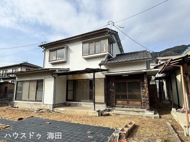 5LDK house in Aki Ward, Hiroshima - Photo 1