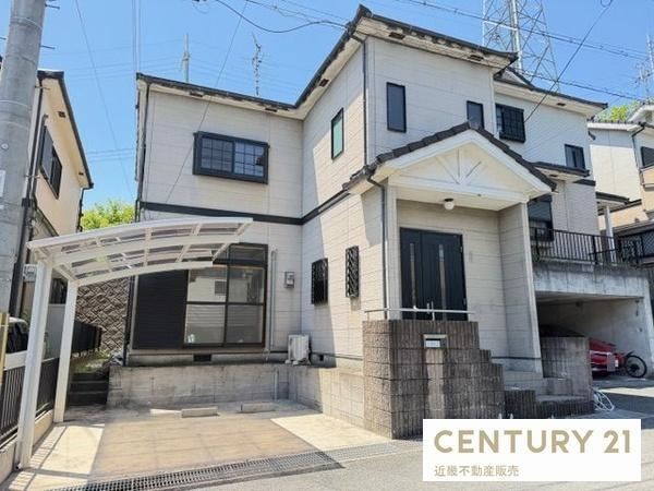 4LDK house in Kashiba, Nara - Photo 1