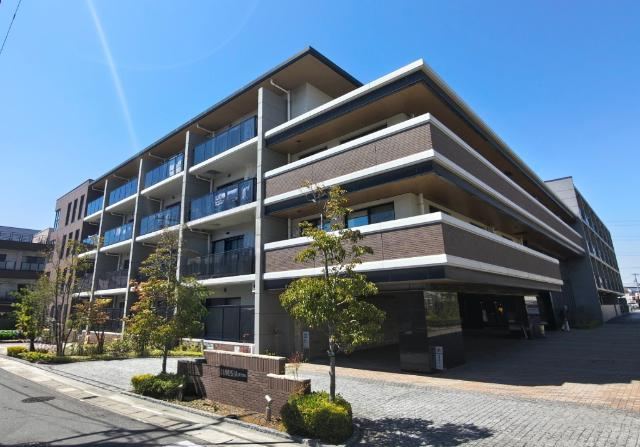 2LDK apartment in Urayasu, Chiba - Photo 1