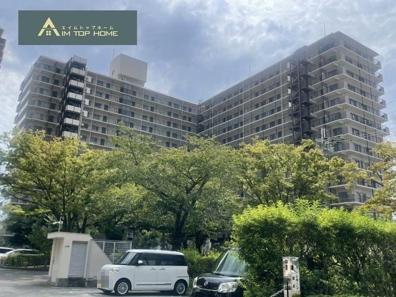 3LDK apartment in Higashiosaka, Osaka - Photo 1