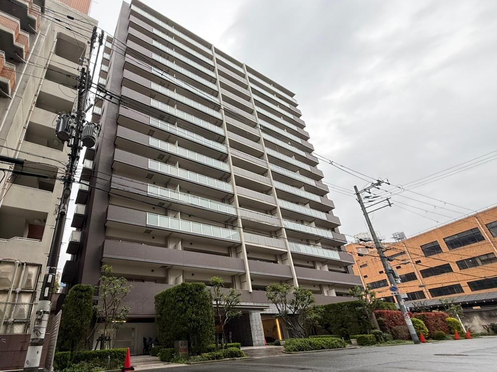 3LDK apartment in Kita Ward, Osaka - Photo 1