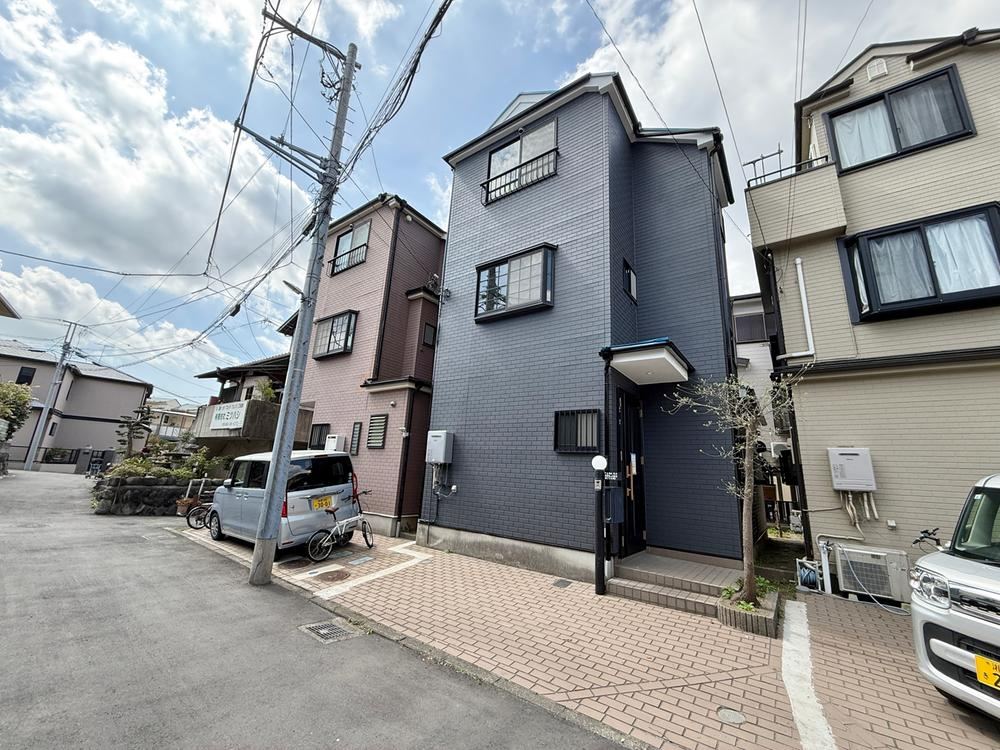 4LDK house in Fujisawa, Kanagawa - Photo 1