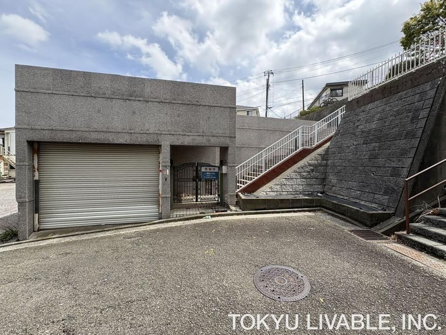 358 m² land in Konan Ward, Yokohama, Kanagawa - Photo 1