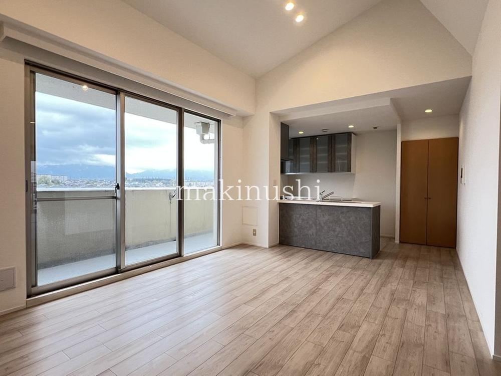 4LDK apartment in Osakasayama, Osaka - Photo 1