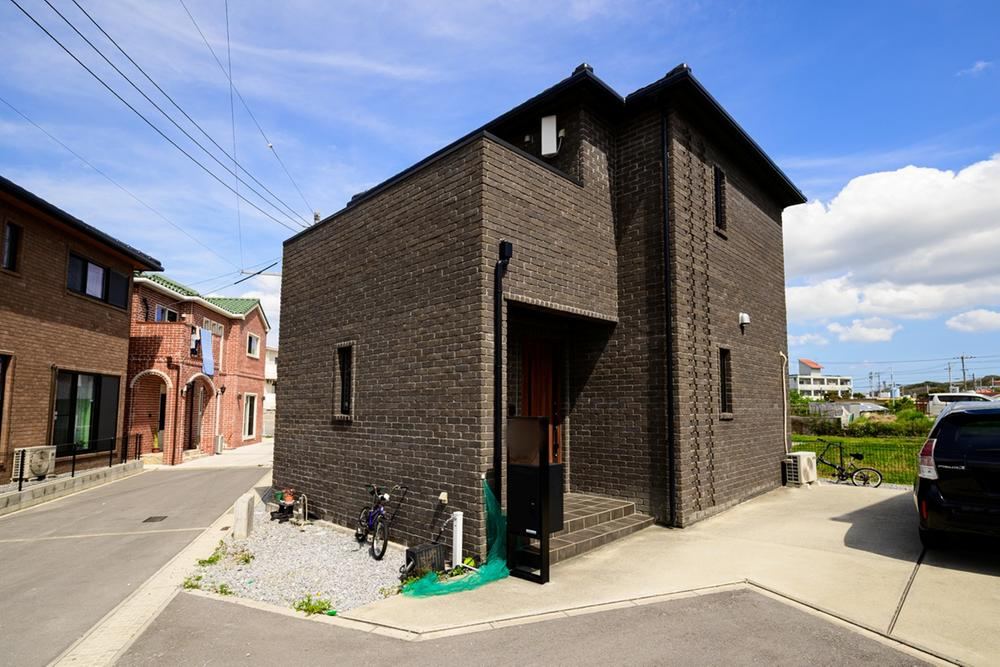 4LDK house in Tomigusuku, Okinawa - Photo 1