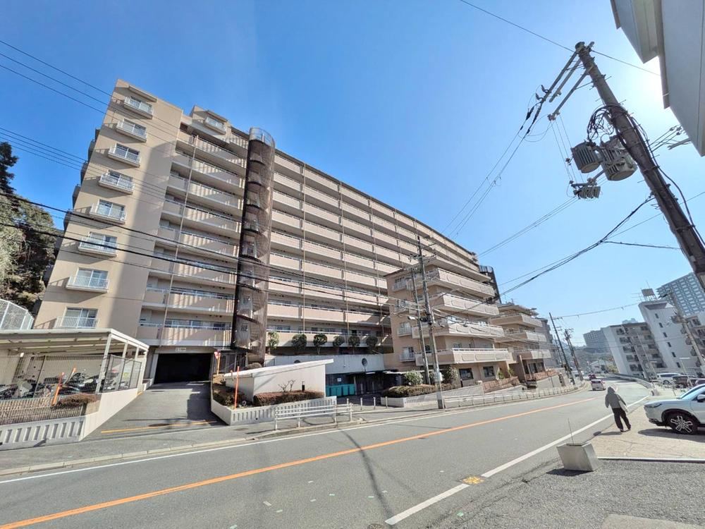2LDK apartment in Suma Ward, Kobe, Hyogo - Photo 1