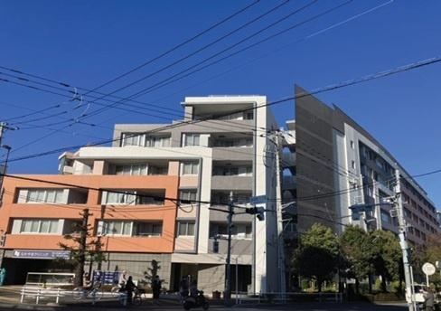 2LDK apartment in Chofu, Tokyo - Photo 1