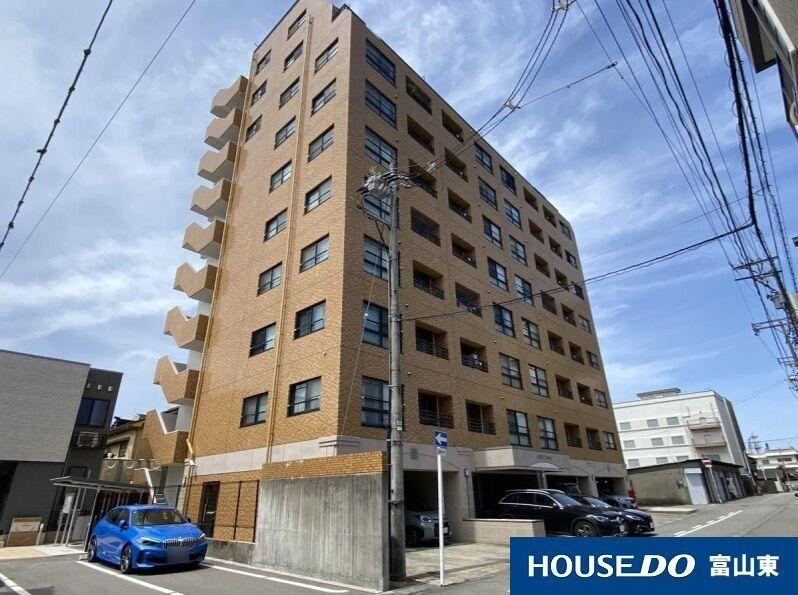 3DK apartment in Toyama, Toyama - Photo 1