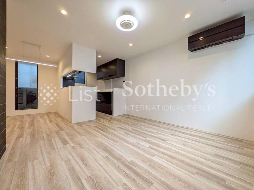 3LDK house in Shibuya Ward, Tokyo - Photo 1