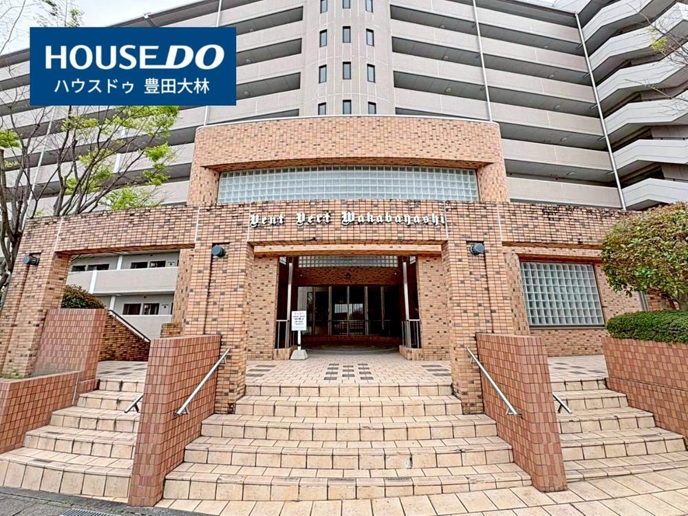 3LDK apartment in Toyota, Aichi - Photo 1