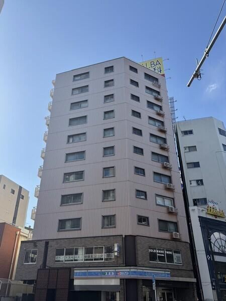 1DK+2S apartment in Minato Ward, Tokyo - Photo 1