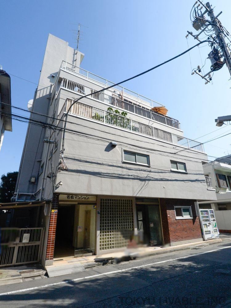 2K apartment in Shinjuku Ward, Tokyo - Photo 1