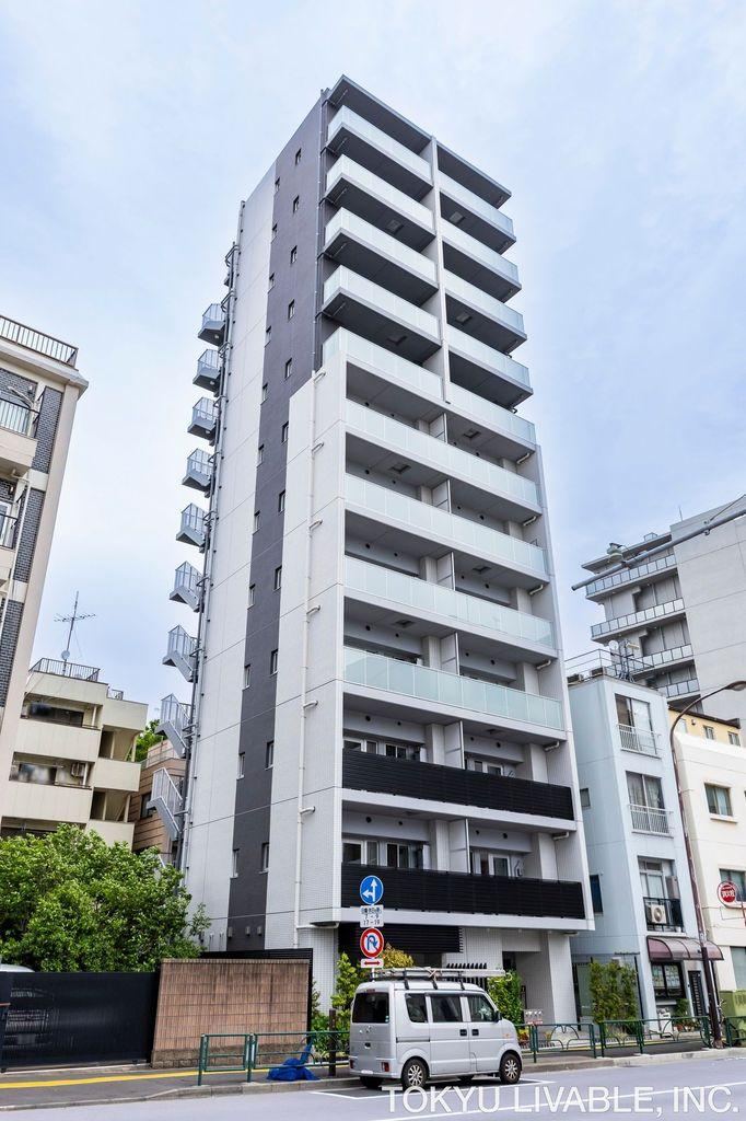 1LDK apartment in Shinjuku Ward, Tokyo - Photo 1