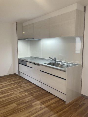 4LDK apartment in Nishi Ward, Fukuoka - Photo 1