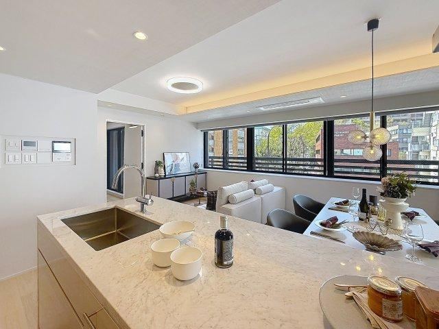 1LDK+S apartment in Minato Ward, Tokyo - Photo 1