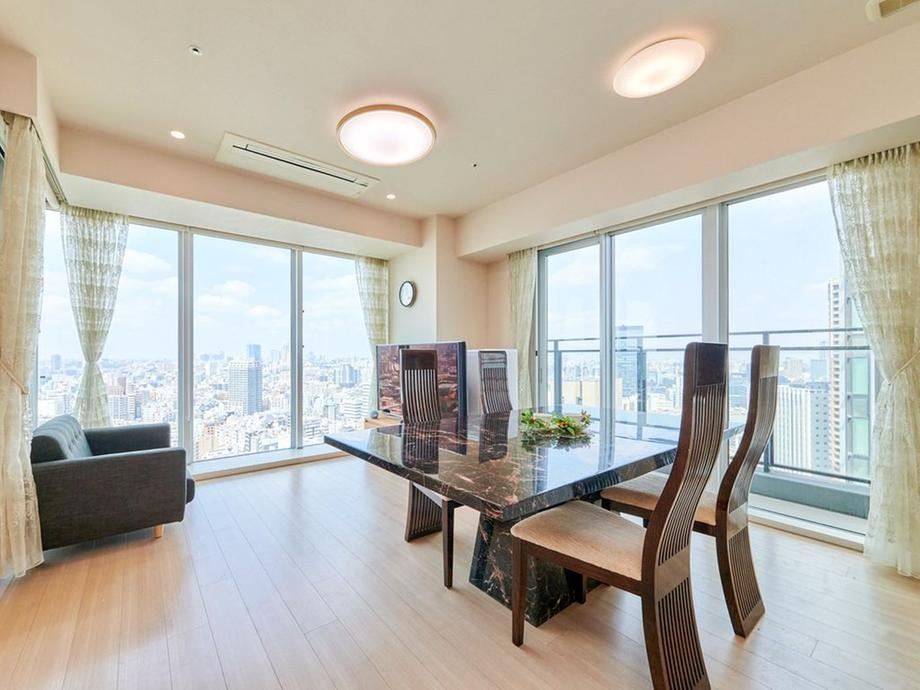 3LDK apartment in Chiyoda Ward, Tokyo - Photo 1