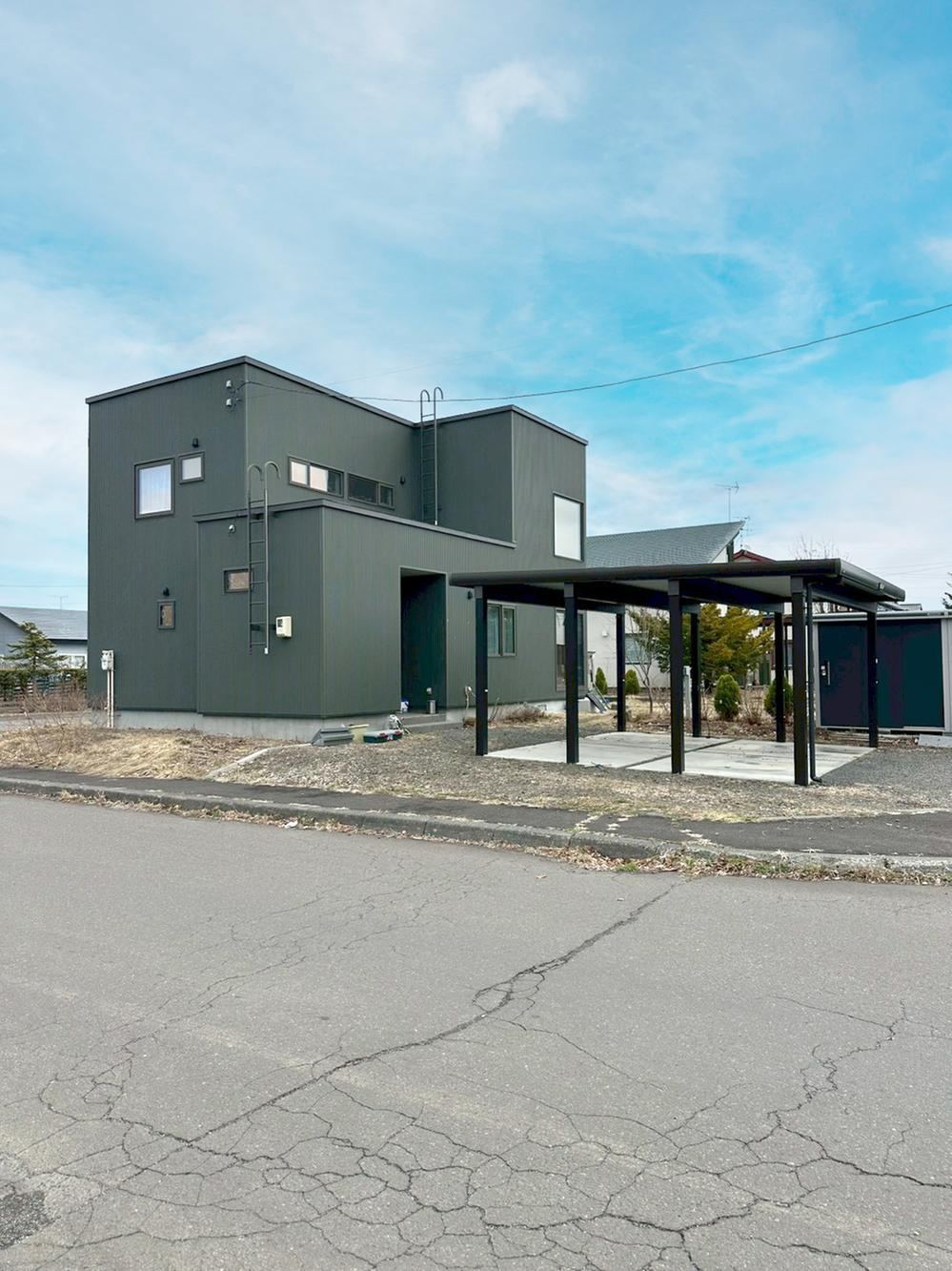 4LDK house in Chitose, Hokkaido - Photo 1