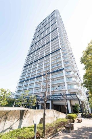 2LDK apartment in Minato Ward, Tokyo - Photo 1