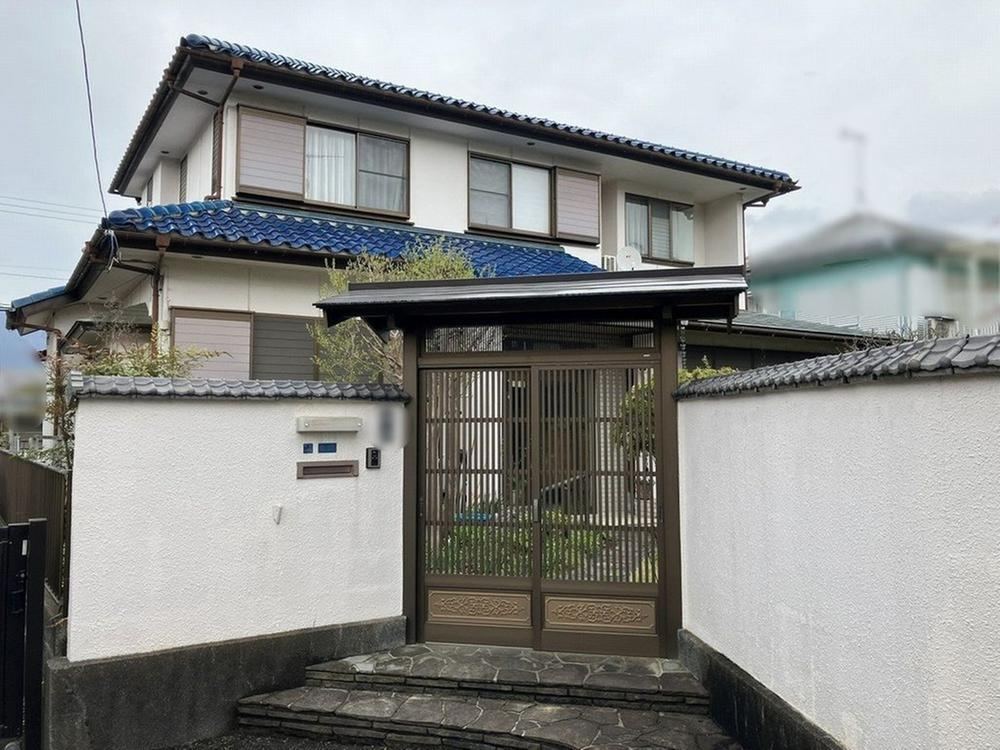 7LDK house in Hadano, Kanagawa - Photo 1