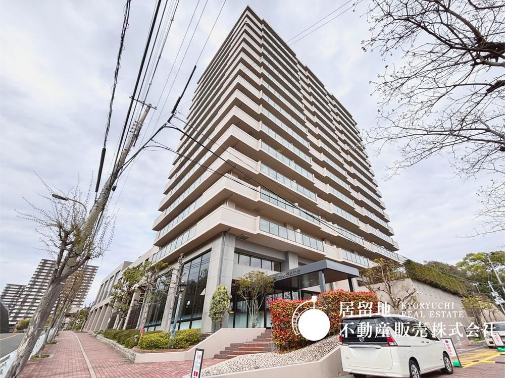 3LDK apartment in Chuo Ward, Kobe, Hyogo - Photo 1