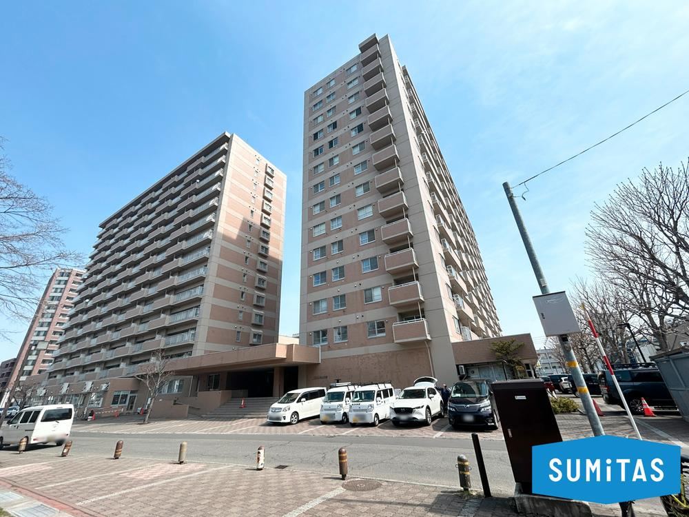 4LDK apartment in Chuo Ward, Sapporo, Hokkaido - Photo 1