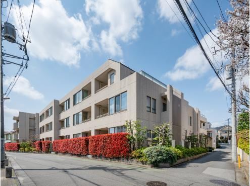 4LDK apartment in Nakano Ward, Tokyo - Photo 1