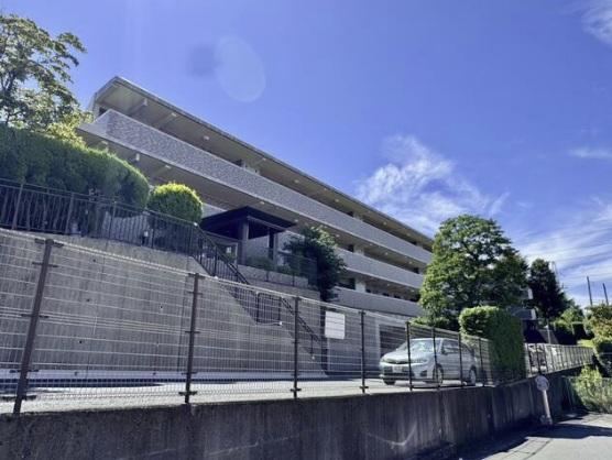 3LDK apartment in Asahi Ward, Yokohama, Kanagawa - Photo 1
