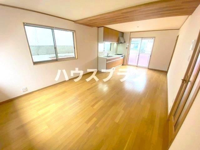 3LDK house in Hirakata, Osaka - Photo 1