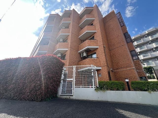 3LDK apartment in Mitaka, Tokyo - Photo 1
