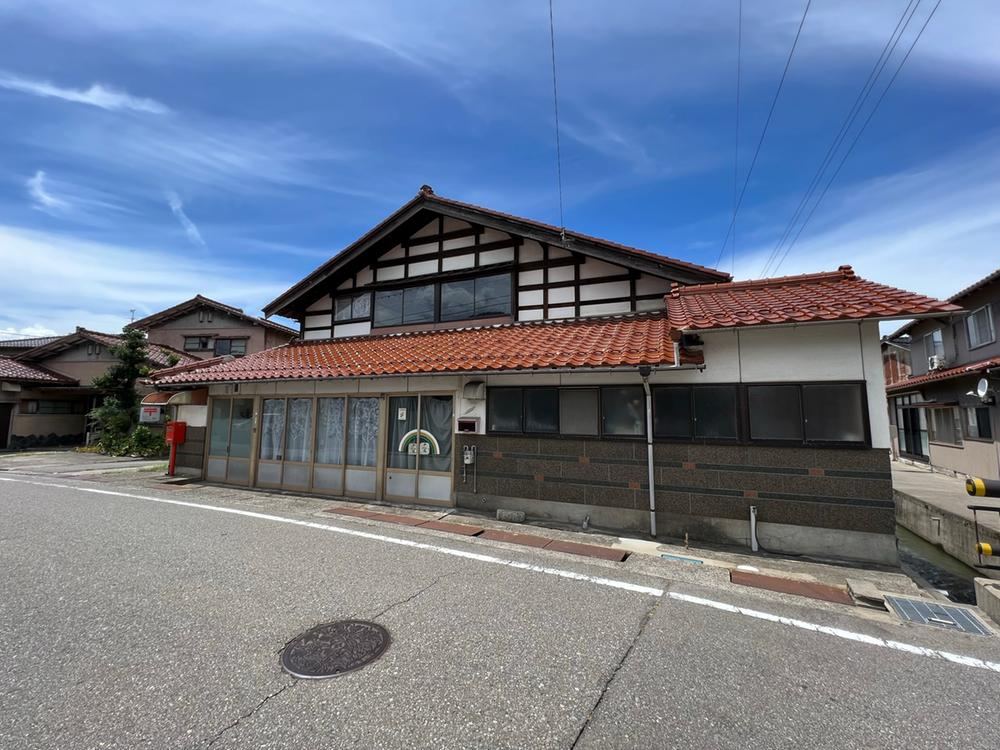 781 m² land in Hakusan, Ishikawa - Photo 1