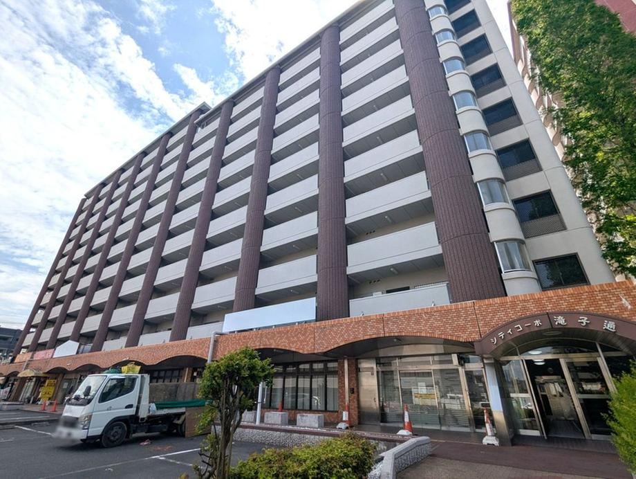 3LDK apartment in Showa Ward, Nagoya, Aichi - Photo 1