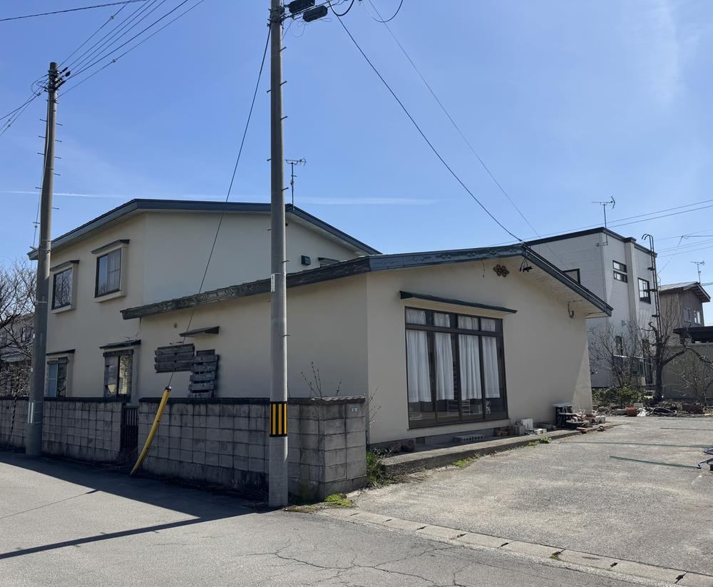 6LDK+2S house in Kuroishi, Aomori - Photo 1