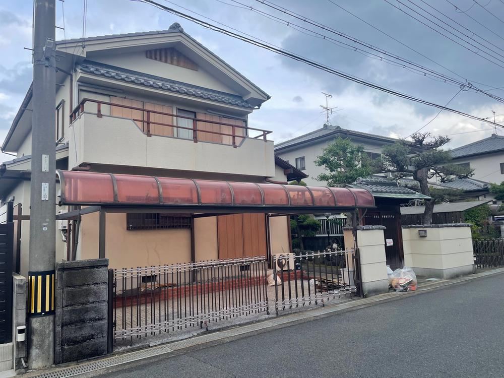6LDK house in Kashiba, Nara - Photo 1