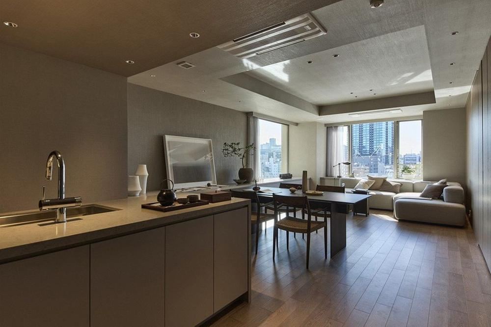 2LDK apartment in Minato Ward, Tokyo - Photo 1