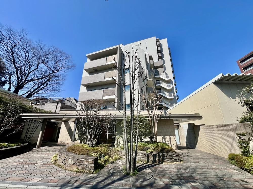 3LDK+S apartment in Setagaya Ward, Tokyo - Photo 1