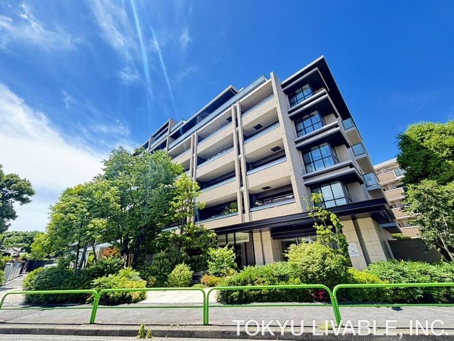 4LDK apartment in Nerima Ward, Tokyo - Photo 1