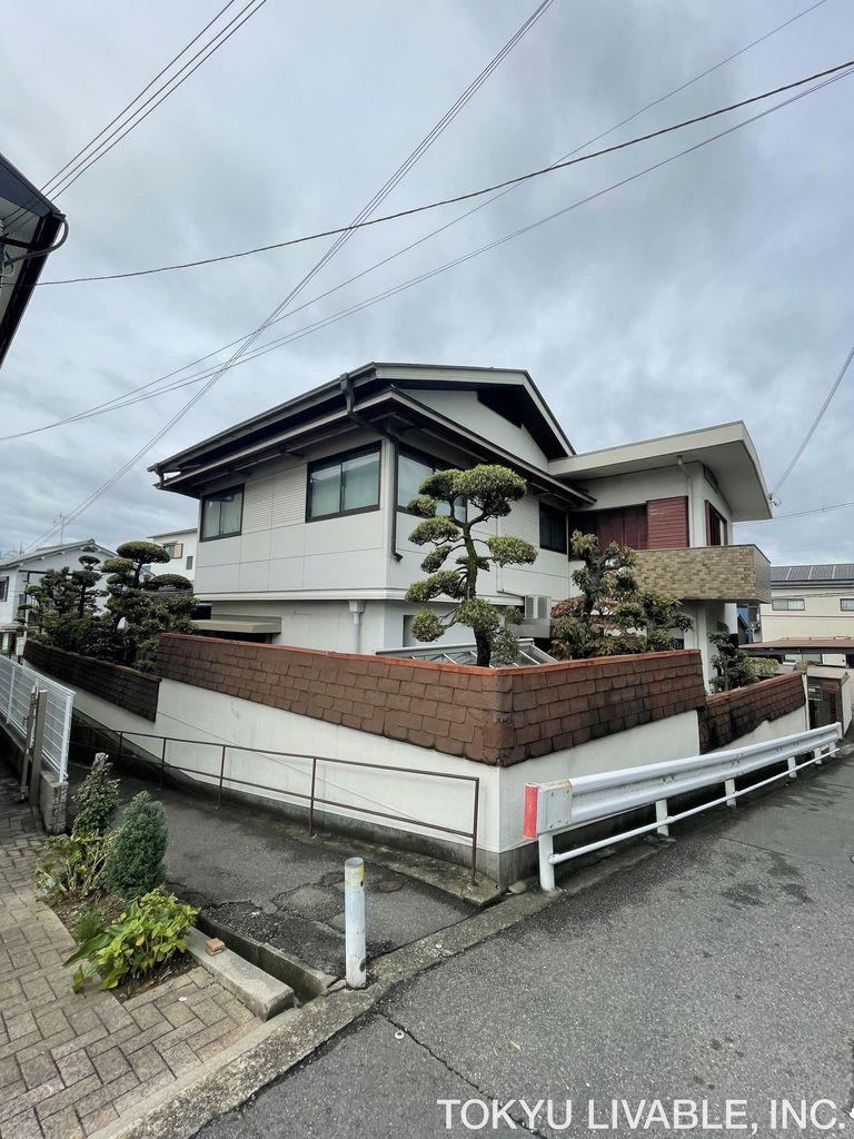 7LDK house in Daito, Osaka - Photo 1