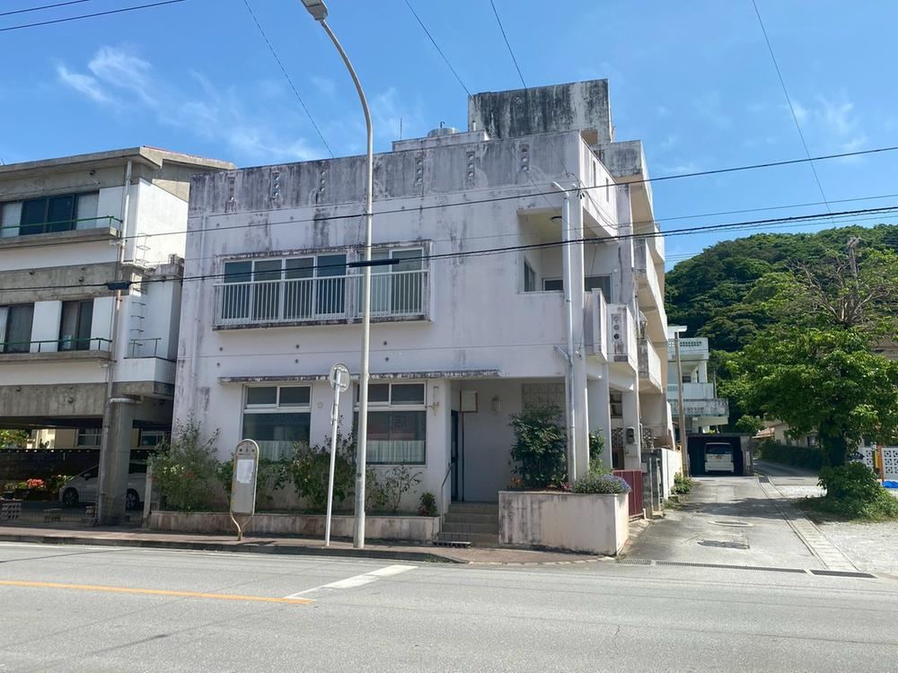 3LDK house in Motobu, Kunigami District, Okinawa - Photo 1