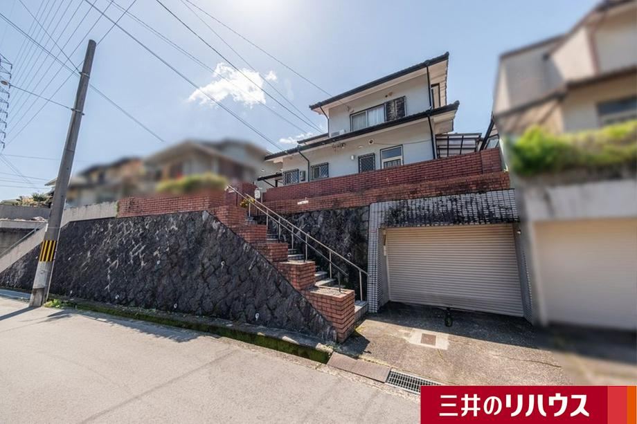5DK house in Takatsuki, Osaka - Photo 1