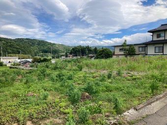 plot of land in Saku
